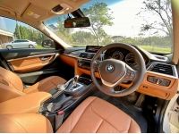 BMW SERIES 3 330E LUXURY เกียร์Auto ปี2016 รถบ้านมือเดียวป้ายแดง รูปที่ 9